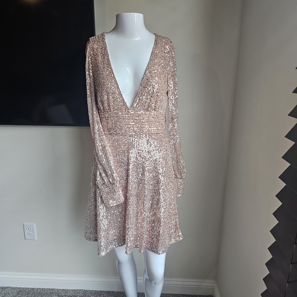 Dresses & Skirts - Elegant Sequin V-Neck Dress
